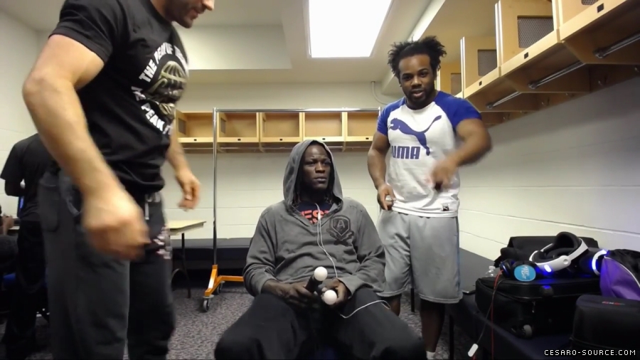 CESARO_plays_THE_LONDON_HEIST_VR_feat__KEVIN_OWENS__ROMAN_REIGNS___SAMI_ZAYN_--_mp40484.jpg