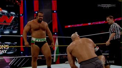 Cesaro-RAW_9-14-15_mp4_20150915_210538_265.jpg