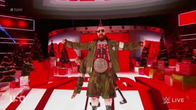 Cesaro_12_25_17_mp40273.jpg