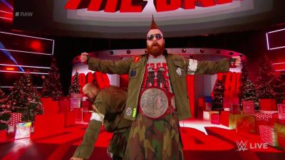 Cesaro_12_25_17_mp40275.jpg