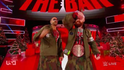 Cesaro_12_25_17_mp40297.jpg