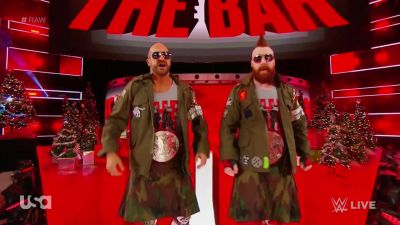 Cesaro_12_25_17_mp40298.jpg