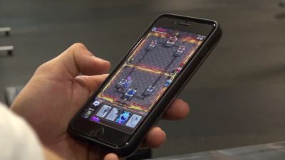 Clash_Royale_-_WWE_TAG_TEAM_CHALLENGE21_mp40118.jpg