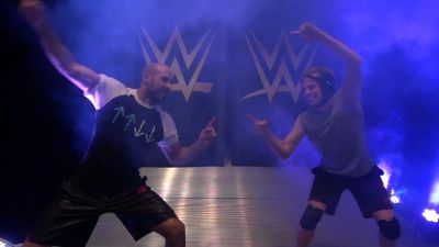 Clash_Royale_-_WWE_TAG_TEAM_CHALLENGE21_mp40154.jpg
