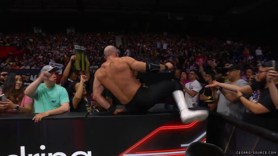 Claudio_Collision_mp42121~1.jpg
