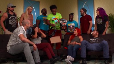 HUGGIN__UPPERCUTS_28Bayley_Cesaro29_vs__UP-UPBEATNIKS_28Becky_Sami29_--_Rocket_Leag_mp40433.jpg
