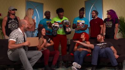 HUGGIN__UPPERCUTS_28Bayley_Cesaro29_vs__UP-UPBEATNIKS_28Becky_Sami29_--_Rocket_Leag_mp40448.jpg