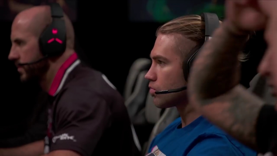 LEAGUE_OF_LEGENDS_-_Team_WWE_vs__Team_NXT_SHOWMATCH_mp40015.jpg