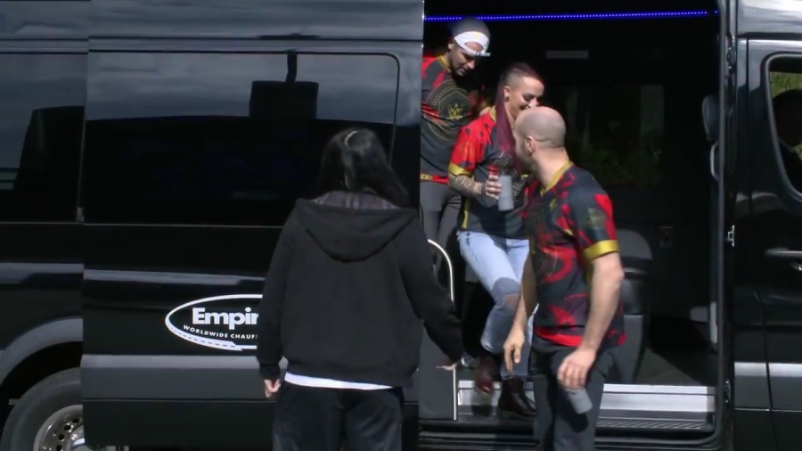 LEAGUE_OF_LEGENDS_-_Team_WWE_vs__Team_NXT_SHOWMATCH_mp40073.jpg