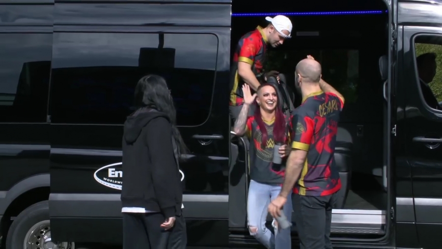 LEAGUE_OF_LEGENDS_-_Team_WWE_vs__Team_NXT_SHOWMATCH_mp40074.jpg