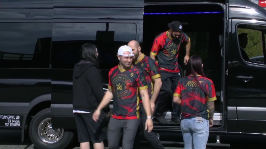 LEAGUE_OF_LEGENDS_-_Team_WWE_vs__Team_NXT_SHOWMATCH_mp40078.jpg