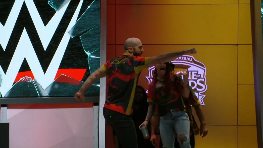 LEAGUE_OF_LEGENDS_-_Team_WWE_vs__Team_NXT_SHOWMATCH_mp40223.jpg