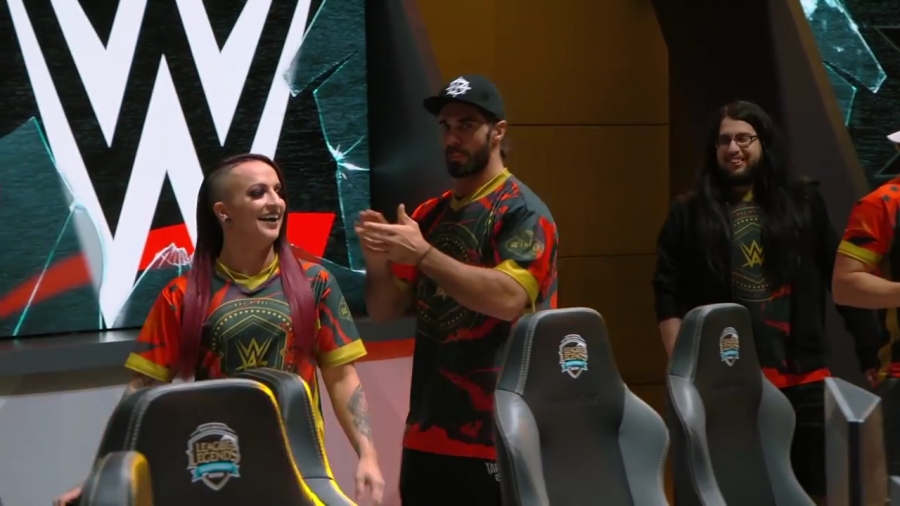 LEAGUE_OF_LEGENDS_-_Team_WWE_vs__Team_NXT_SHOWMATCH_mp40231.jpg