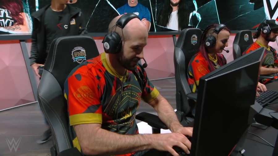 LEAGUE_OF_LEGENDS_-_Team_WWE_vs__Team_NXT_SHOWMATCH_mp40566.jpg