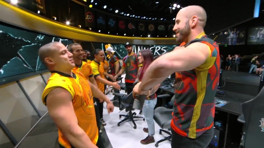 LEAGUE_OF_LEGENDS_-_Team_WWE_vs__Team_NXT_SHOWMATCH_mp40777.jpg