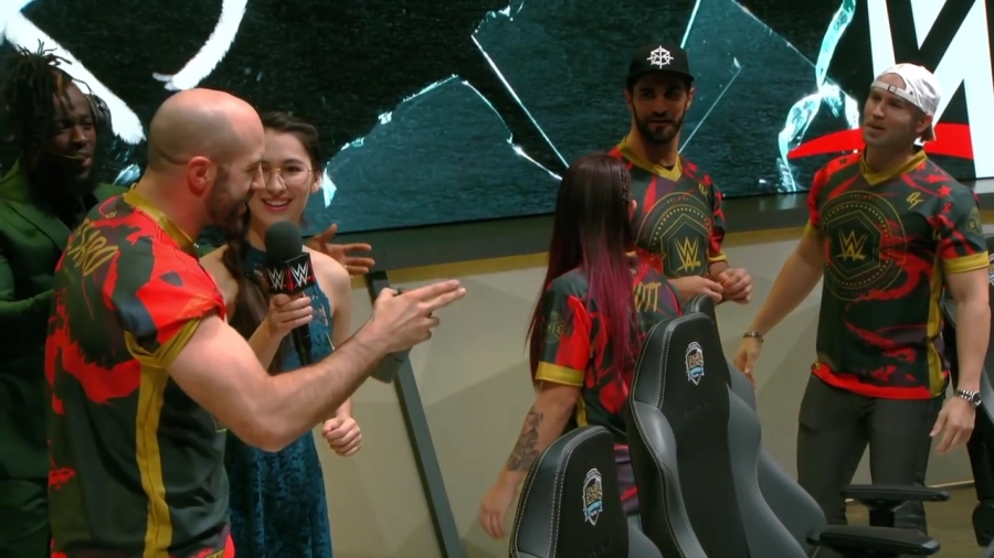 LEAGUE_OF_LEGENDS_-_Team_WWE_vs__Team_NXT_SHOWMATCH_mp41048.jpg