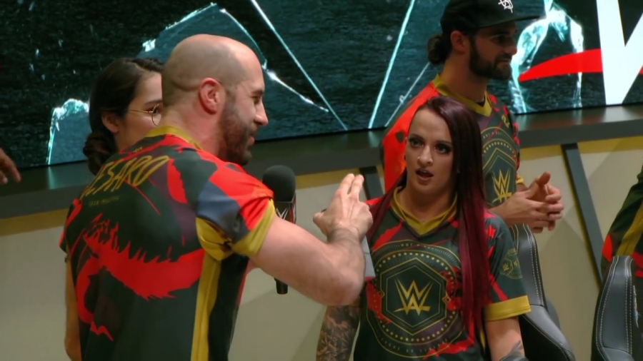 LEAGUE_OF_LEGENDS_-_Team_WWE_vs__Team_NXT_SHOWMATCH_mp41067.jpg