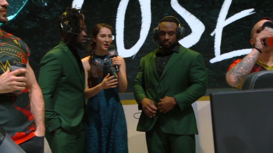 LEAGUE_OF_LEGENDS_-_Team_WWE_vs__Team_NXT_SHOWMATCH_mp41107.jpg