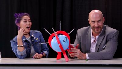 SMOSH_GAMES_x_UUDD-_MARI_vs__CESARO_--_Boom_Boom_Balloon21_--_Expansion_Pack_mp40208.jpg