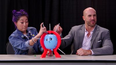 SMOSH_GAMES_x_UUDD-_MARI_vs__CESARO_--_Boom_Boom_Balloon21_--_Expansion_Pack_mp40230.jpg