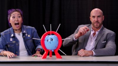 SMOSH_GAMES_x_UUDD-_MARI_vs__CESARO_--_Boom_Boom_Balloon21_--_Expansion_Pack_mp40235.jpg