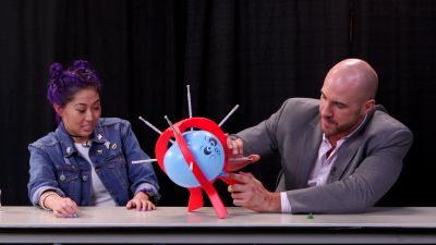 SMOSH_GAMES_x_UUDD-_MARI_vs__CESARO_--_Boom_Boom_Balloon21_--_Expansion_Pack_mp40270.jpg
