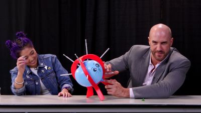 SMOSH_GAMES_x_UUDD-_MARI_vs__CESARO_--_Boom_Boom_Balloon21_--_Expansion_Pack_mp40273.jpg