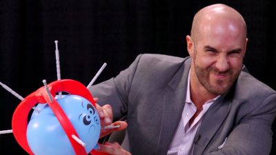 SMOSH_GAMES_x_UUDD-_MARI_vs__CESARO_--_Boom_Boom_Balloon21_--_Expansion_Pack_mp40274.jpg