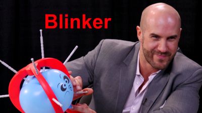 SMOSH_GAMES_x_UUDD-_MARI_vs__CESARO_--_Boom_Boom_Balloon21_--_Expansion_Pack_mp40283.jpg