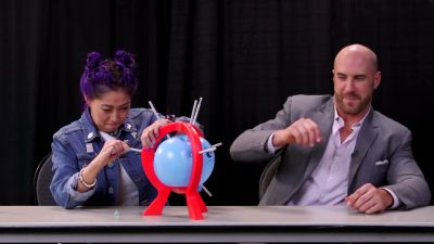 SMOSH_GAMES_x_UUDD-_MARI_vs__CESARO_--_Boom_Boom_Balloon21_--_Expansion_Pack_mp40311.jpg