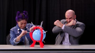 SMOSH_GAMES_x_UUDD-_MARI_vs__CESARO_--_Boom_Boom_Balloon21_--_Expansion_Pack_mp40314.jpg