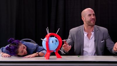 SMOSH_GAMES_x_UUDD-_MARI_vs__CESARO_--_Boom_Boom_Balloon21_--_Expansion_Pack_mp40360.jpg
