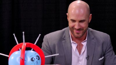 SMOSH_GAMES_x_UUDD-_MARI_vs__CESARO_--_Boom_Boom_Balloon21_--_Expansion_Pack_mp40365.jpg