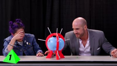 SMOSH_GAMES_x_UUDD-_MARI_vs__CESARO_--_Boom_Boom_Balloon21_--_Expansion_Pack_mp40373.jpg