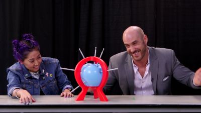 SMOSH_GAMES_x_UUDD-_MARI_vs__CESARO_--_Boom_Boom_Balloon21_--_Expansion_Pack_mp40374.jpg