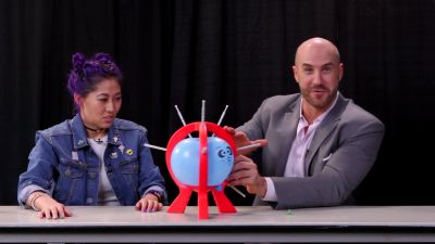 SMOSH_GAMES_x_UUDD-_MARI_vs__CESARO_--_Boom_Boom_Balloon21_--_Expansion_Pack_mp40379.jpg