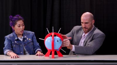 SMOSH_GAMES_x_UUDD-_MARI_vs__CESARO_--_Boom_Boom_Balloon21_--_Expansion_Pack_mp40381.jpg