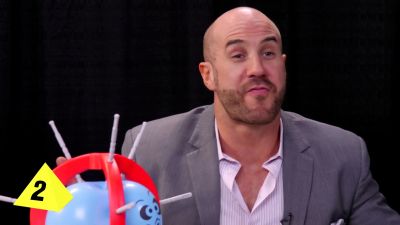 SMOSH_GAMES_x_UUDD-_MARI_vs__CESARO_--_Boom_Boom_Balloon21_--_Expansion_Pack_mp40398.jpg