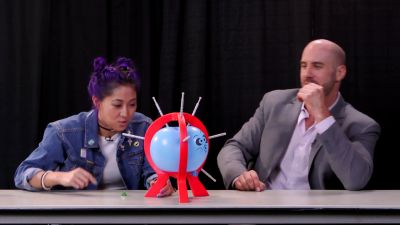 SMOSH_GAMES_x_UUDD-_MARI_vs__CESARO_--_Boom_Boom_Balloon21_--_Expansion_Pack_mp40404.jpg