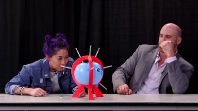 SMOSH_GAMES_x_UUDD-_MARI_vs__CESARO_--_Boom_Boom_Balloon21_--_Expansion_Pack_mp40405.jpg