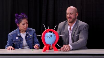 SMOSH_GAMES_x_UUDD-_MARI_vs__CESARO_--_Boom_Boom_Balloon21_--_Expansion_Pack_mp40432.jpg