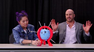 SMOSH_GAMES_x_UUDD-_MARI_vs__CESARO_--_Boom_Boom_Balloon21_--_Expansion_Pack_mp40433.jpg