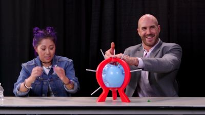 SMOSH_GAMES_x_UUDD-_MARI_vs__CESARO_--_Boom_Boom_Balloon21_--_Expansion_Pack_mp40497.jpg