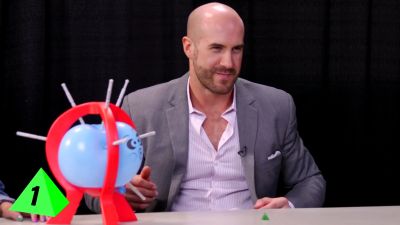 SMOSH_GAMES_x_UUDD-_MARI_vs__CESARO_--_Boom_Boom_Balloon21_--_Expansion_Pack_mp40538.jpg