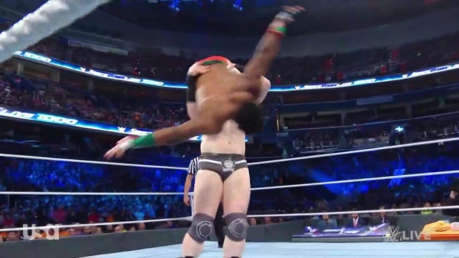 The_Bar_Smackdown_mp40122.jpg