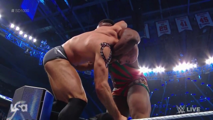 The_Bar_Smackdown_mp40504.jpg