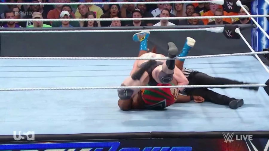 The_Bar_Smackdown_mp40522.jpg