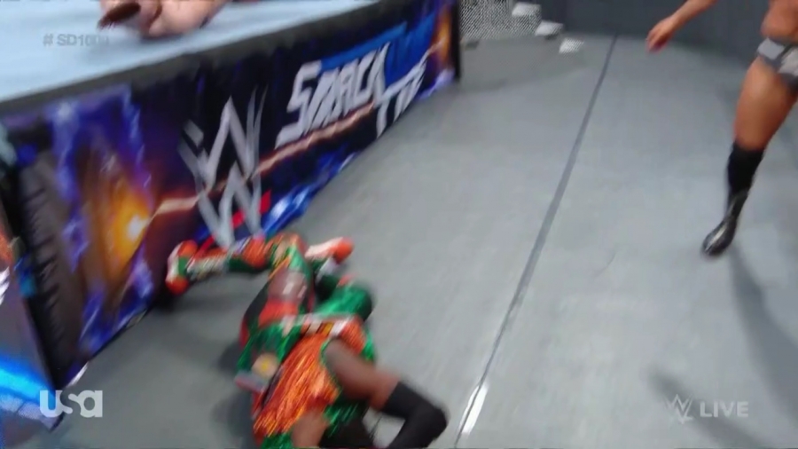 The_Bar_Smackdown_mp40560.jpg