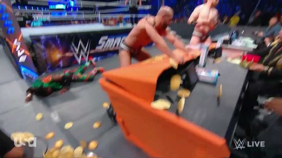 The_Bar_Smackdown_mp40564.jpg