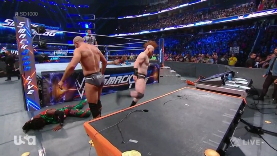 The_Bar_Smackdown_mp40575.jpg